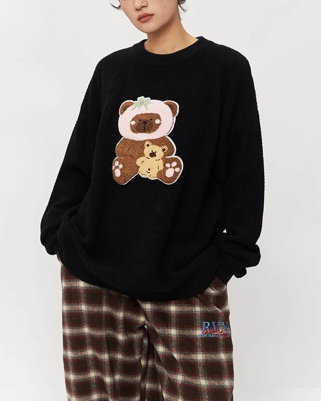 Crew neck bear knit sweater