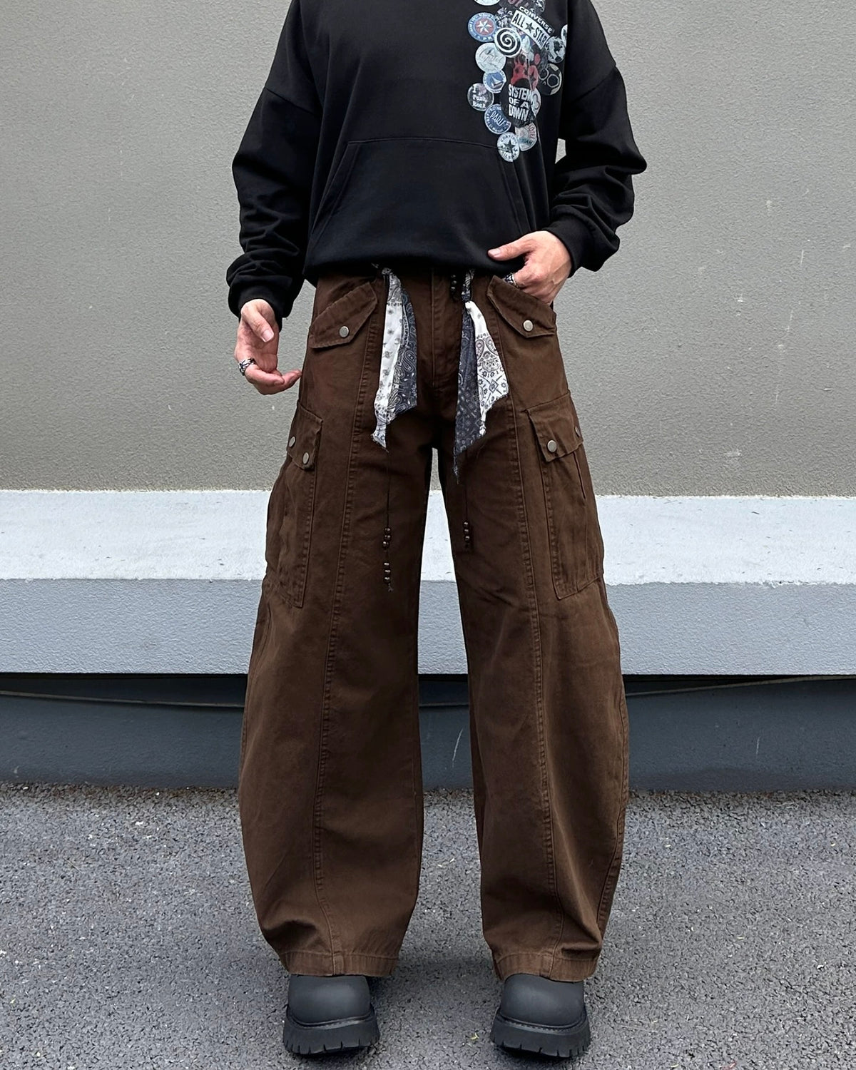 심플하고 활용도 높은 카고 팬츠