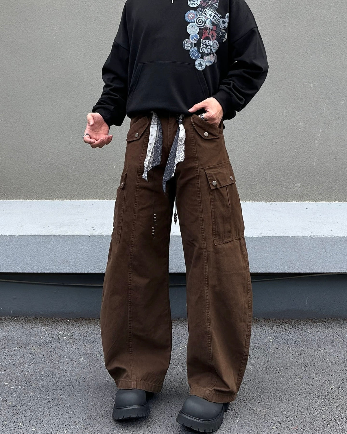 심플하고 활용도 높은 카고 팬츠