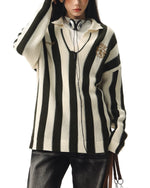 Simple and versatile collared sweater