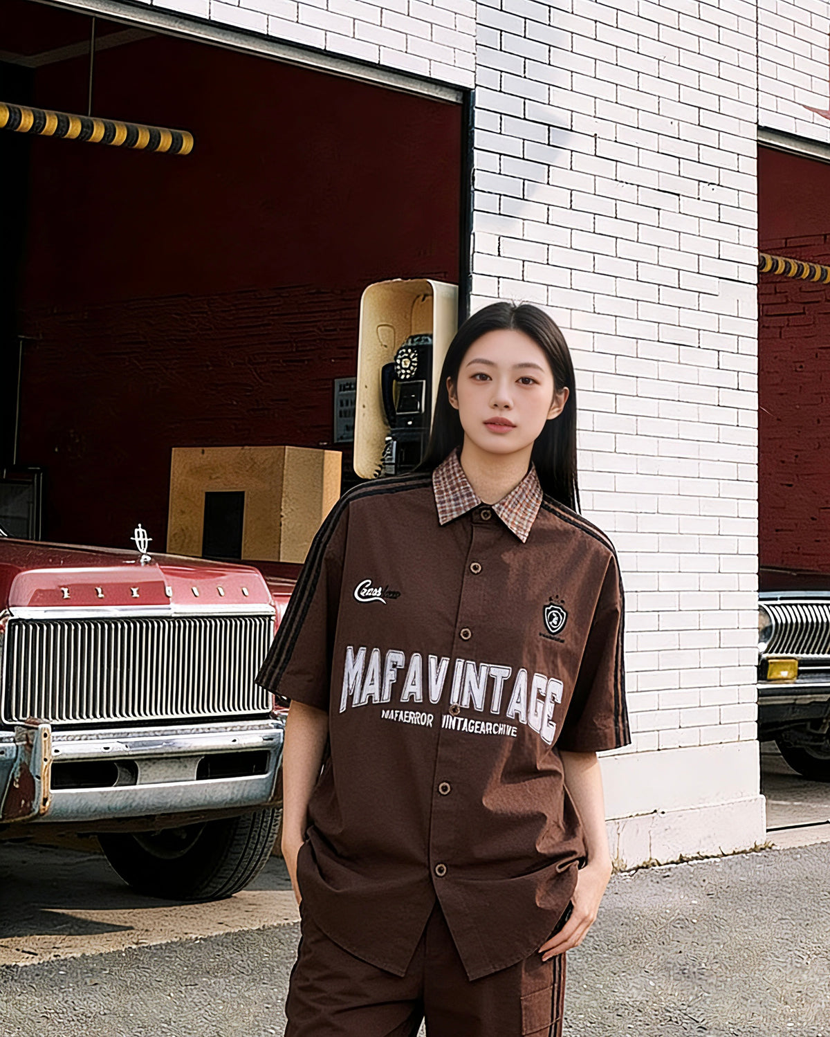 Embroidered contrast plaid short-sleeved shirt