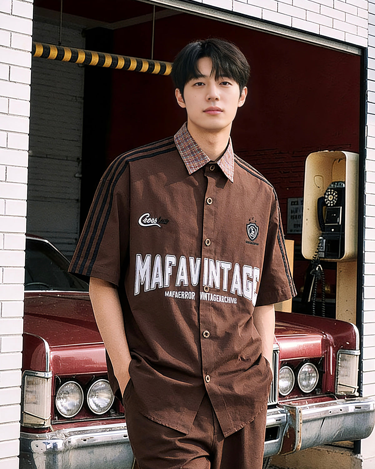 Embroidered contrast plaid short-sleeved shirt