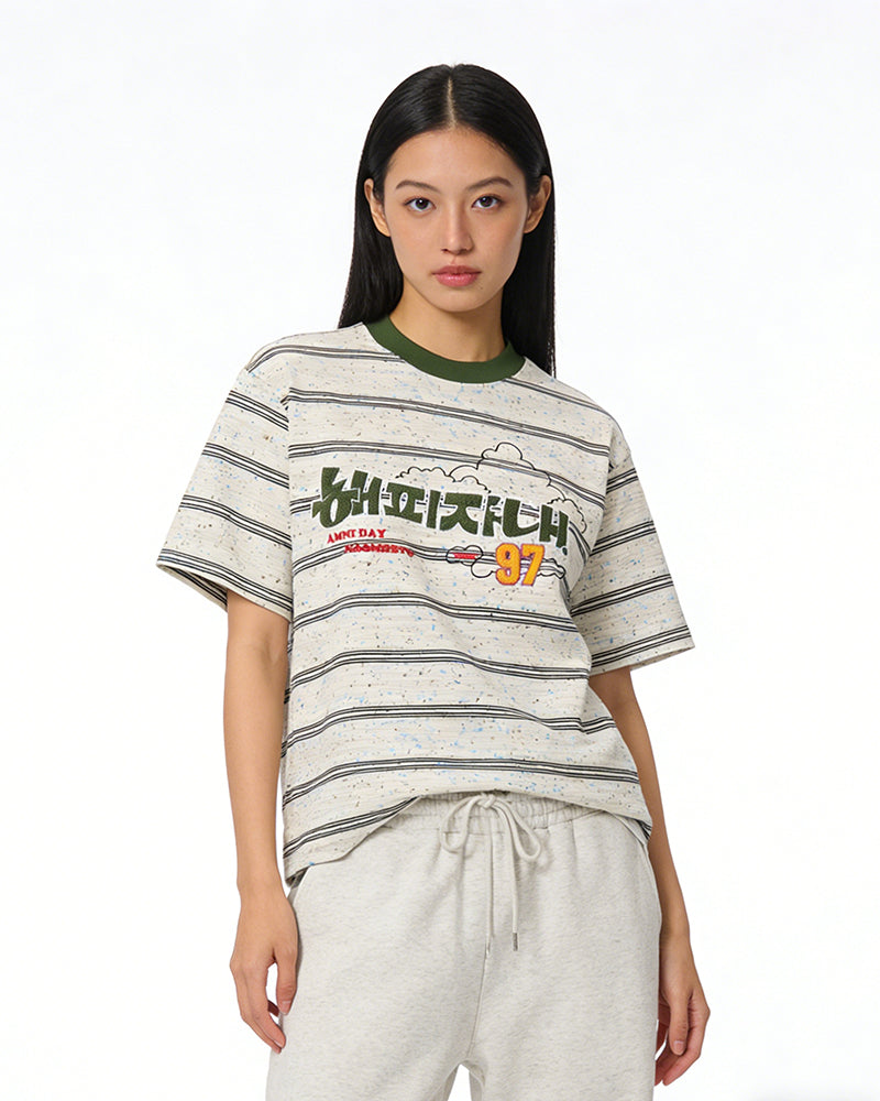 대조적인 줄무늬 짧은 소매