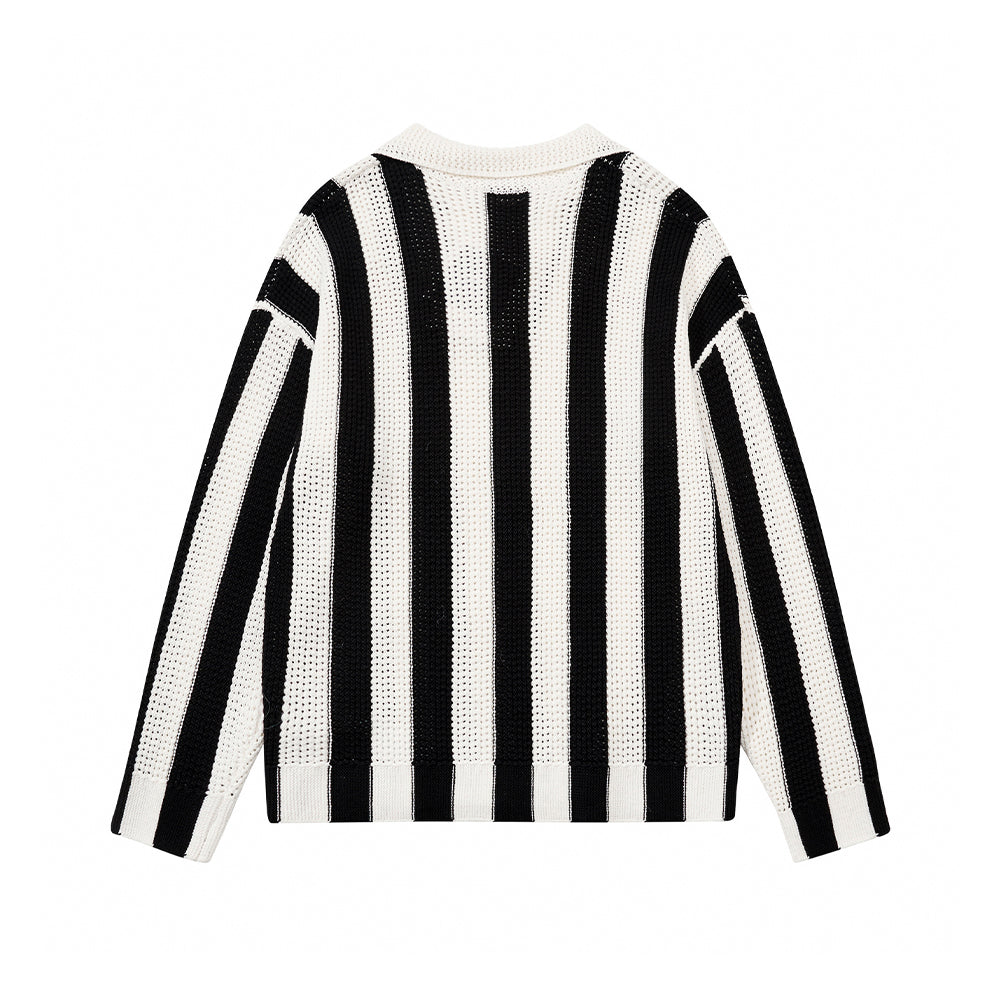 Simple and versatile collared sweater