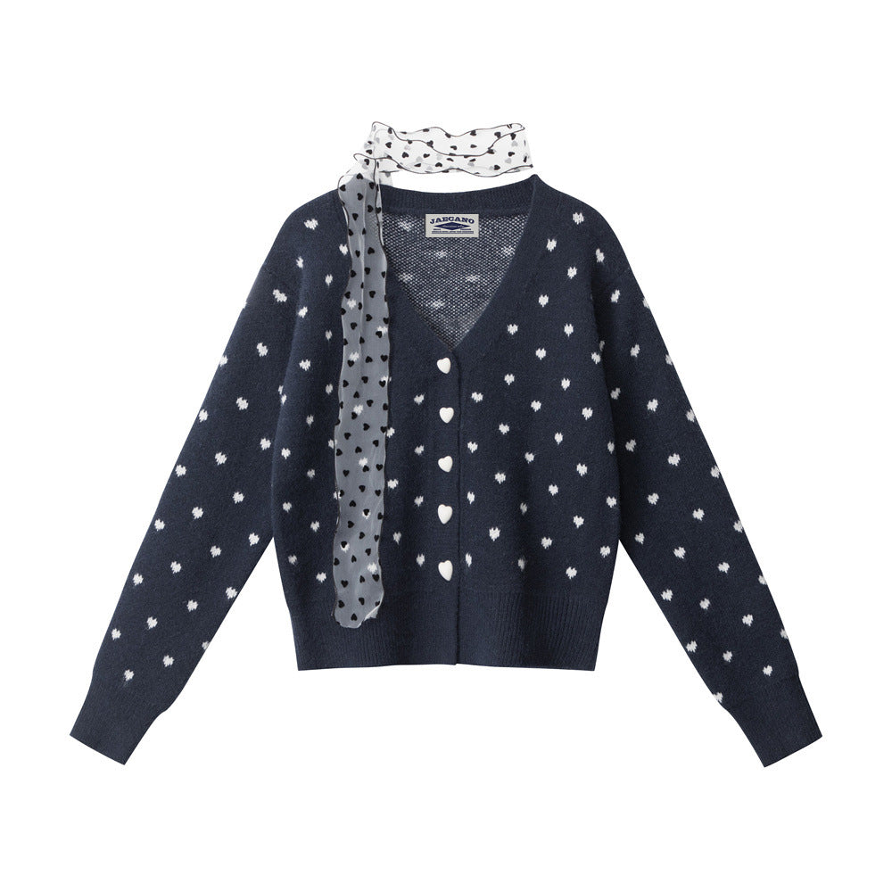 레이스 스카프와 넉넉한 핏의 니트 스웨터 (여성용)