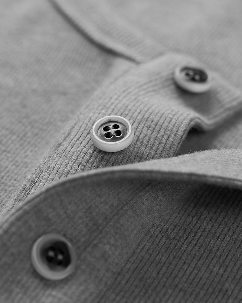 Simple and casual long-sleeved