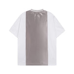 심플한 대비 컬러의 반팔