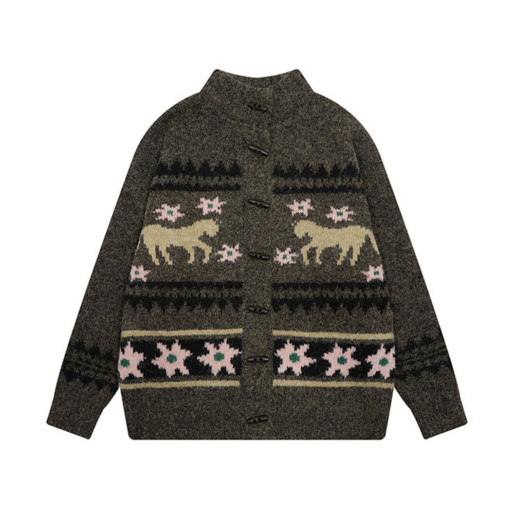 뿔 단추 자카드 스웨터