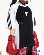 심플한 대비 컬러의 반팔