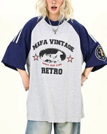 대조적인 색상의 문자 짧은 소매