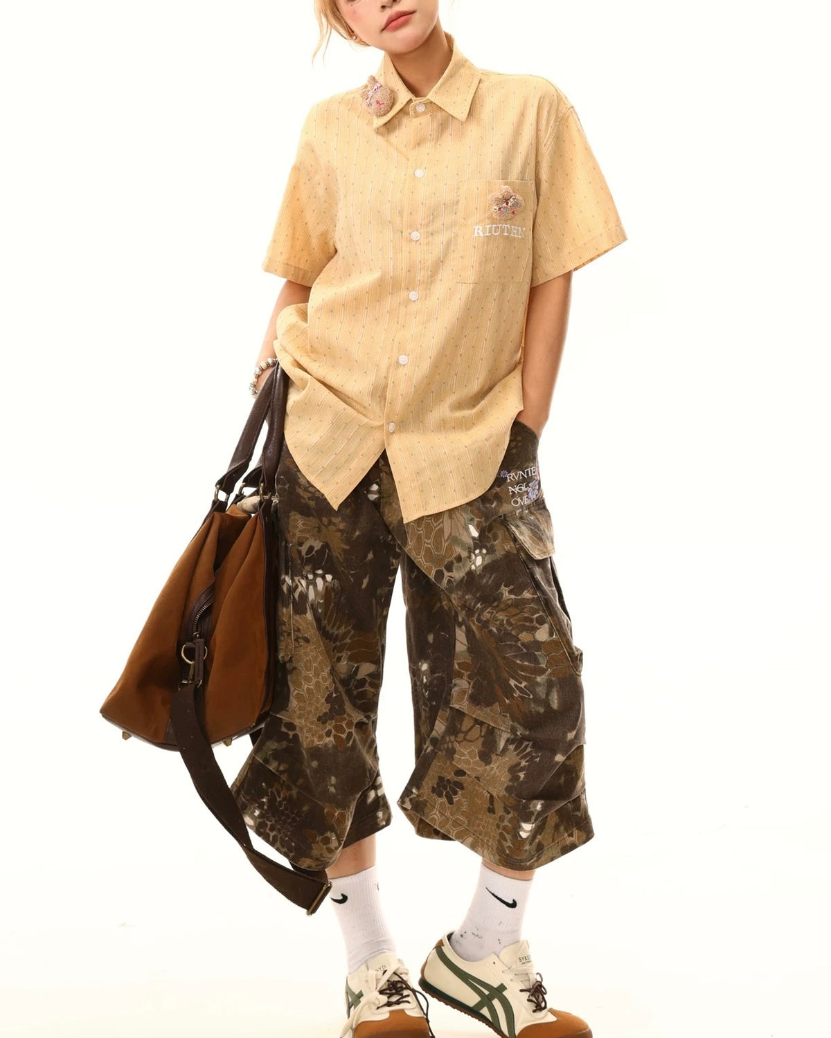 Simple loose camouflage shorts