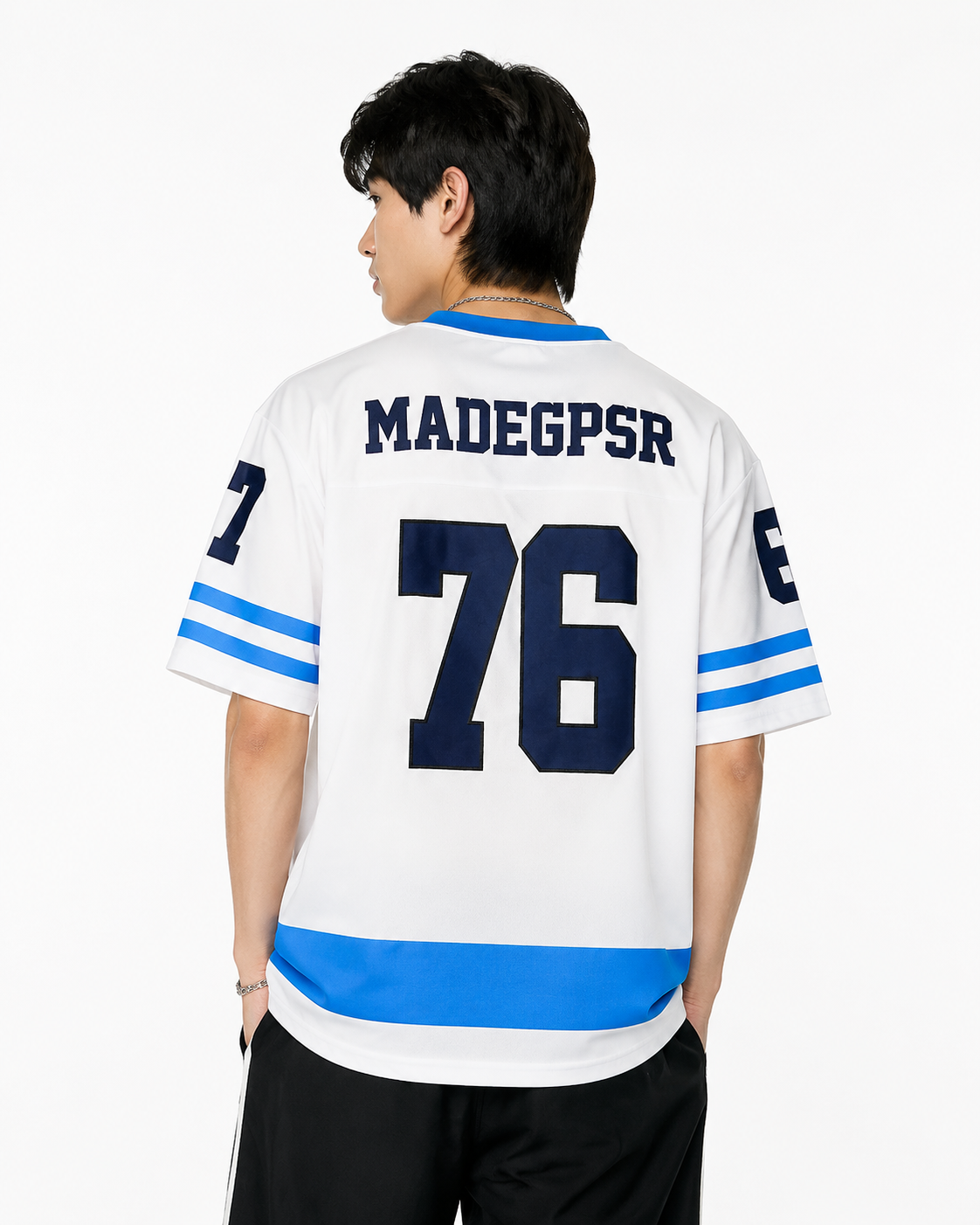 カラーブロックデザインのスポーツ半袖シャツ