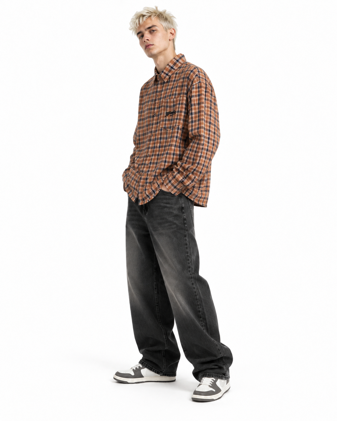 Simple and versatile long-sleeved shirt