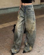 Washed distressed jeans