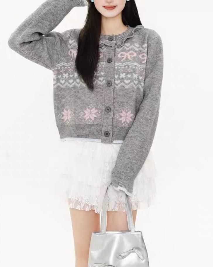 Retro knitted cardigan sweater (women's style)